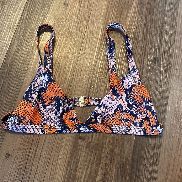 Zaful printed bikini.  Size small.  Worn only once - Picture 5 of 8